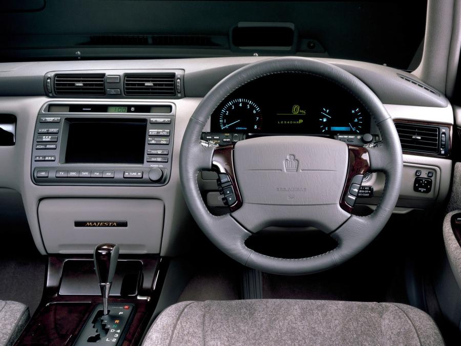  Toyota Crown Majesta 1999 года  (фото 2 из 22)